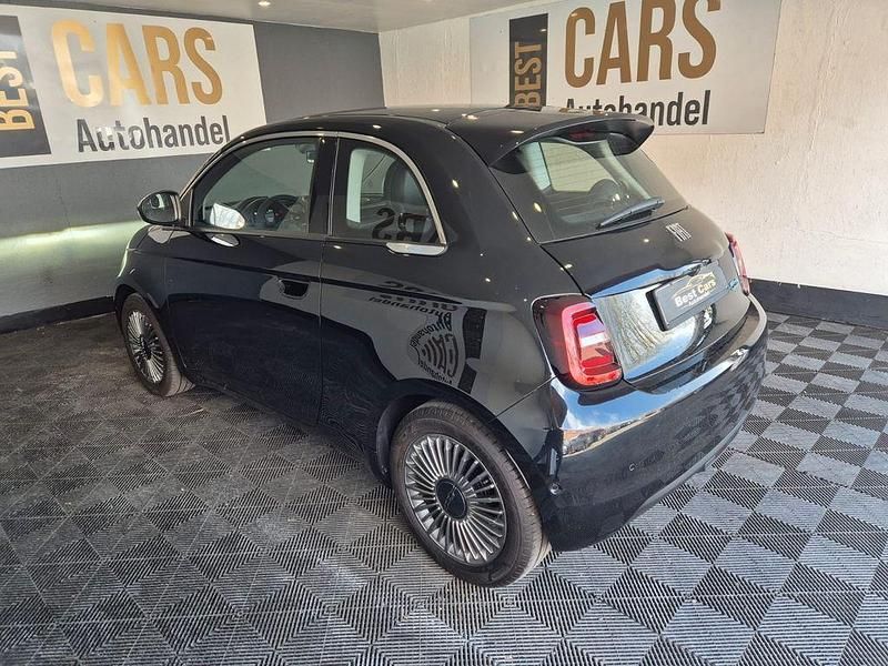 Gebraucht Fiat 500e Basis 69 kW (95 PS) 2024 Schwarz