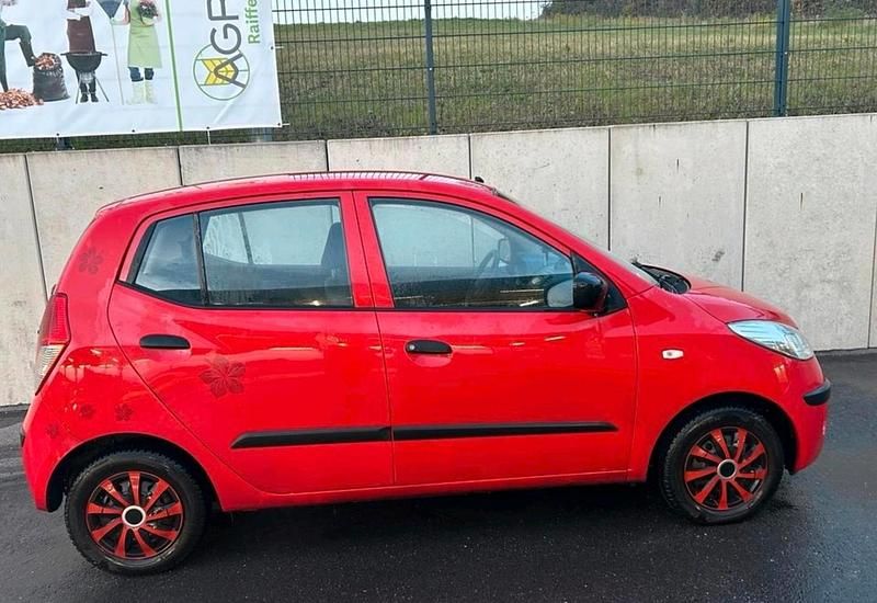 Gebraucht Hyundai i10 67 PS (49 kW) 2009 Rot Kleinwagen