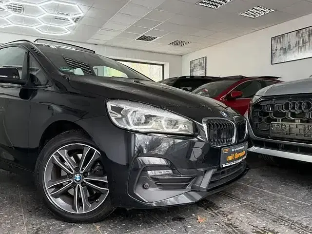 Gebraucht BMW 220 Active Tourer Sport Line 190 PS (139 kW) 2019 Schwarz Van / Kleinbus