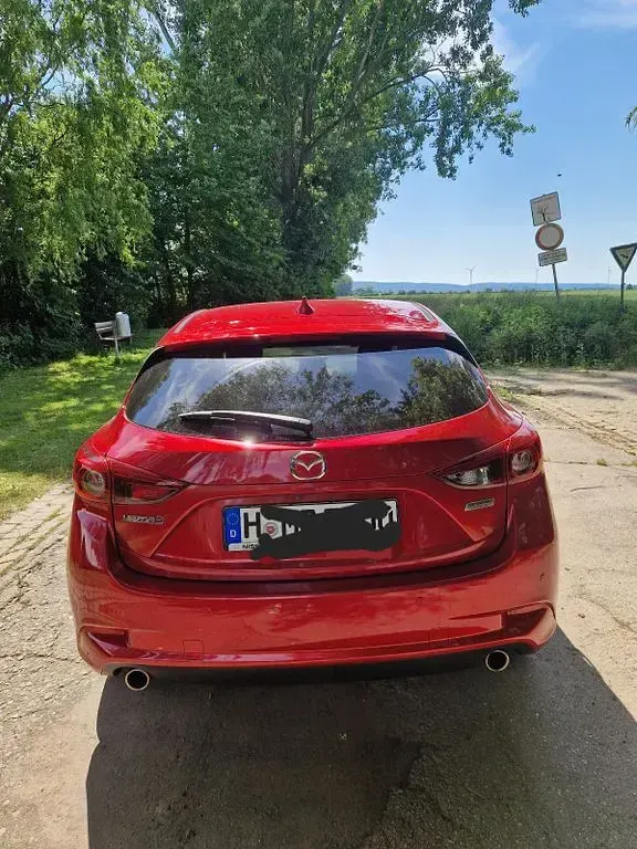 Gebraucht Mazda 3 Prime-Line 122 PS (89 kW) 2019 Rot Limousine