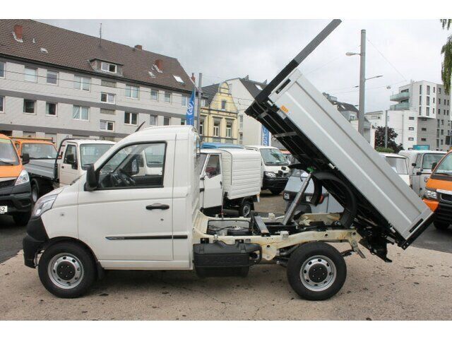 Weiß Neu 2025 Piaggio Porter SUV | 25.990 € (Superpreis) - Bild 1/4