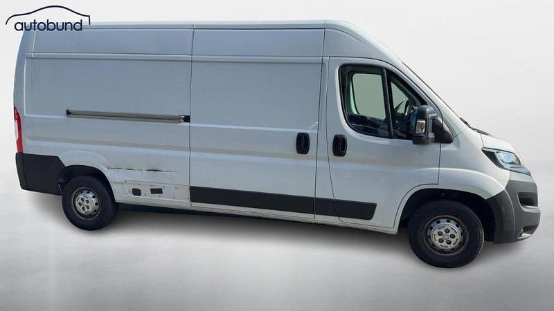 Gebraucht Peugeot Boxer 140 PS (102 kW) 2024 Weiß Van