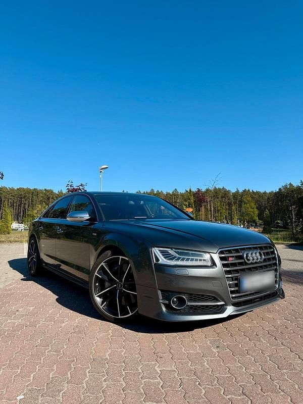 Second-hand Audi S8 plus 605 CP (444 kW) 2017 Gri Berlinǎ