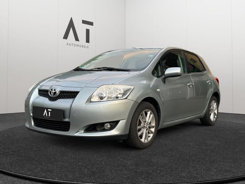 Silber Gebraucht 2008 Toyota Auris Team Limousine | 5.490 € (Fairer Preis) - Bild 1/4