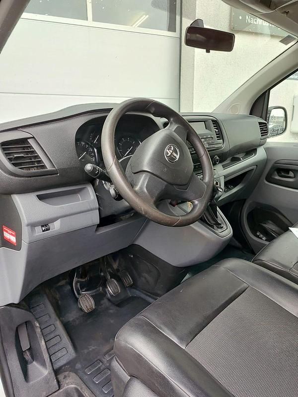 Gebraucht Toyota Proace Comfort 95 PS (69 kW) 2017 Weiß Van / Kleinbus