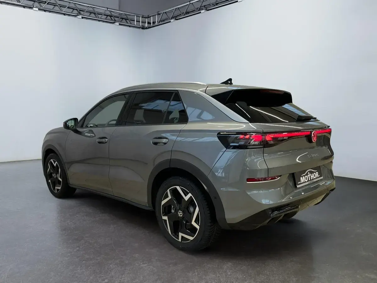 Neu VW T-Roc R-line 150 PS (110 kW) 2026 Wolf grey SUV