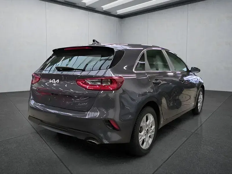 Gebraucht Kia Ceed 140 PS (102 kW) 2025 Grau Kleinwagen
