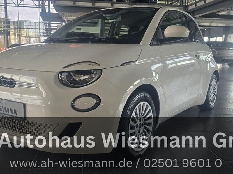 Gebraucht Fiat 500e Basis 69 kW (95 PS) 2023 Weiß Kleinwagen