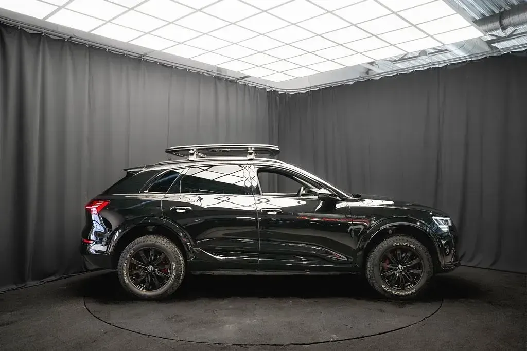 Gebraucht Audi Q8 e-tron Sport 300 kW (408 PS) 2025 Schwarz SUV