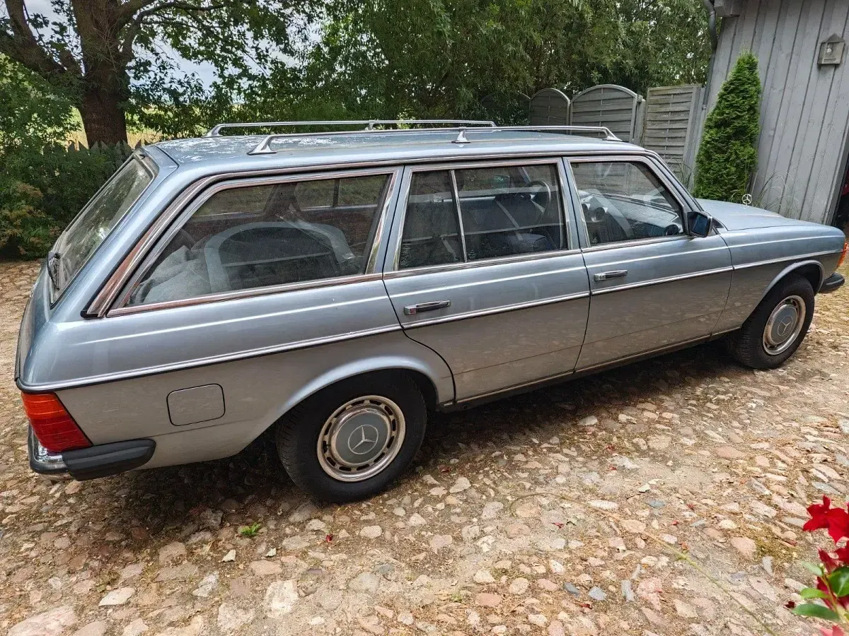 Gebraucht Mercedes 200 109 PS (80 kW) 1983 Blau Kombi