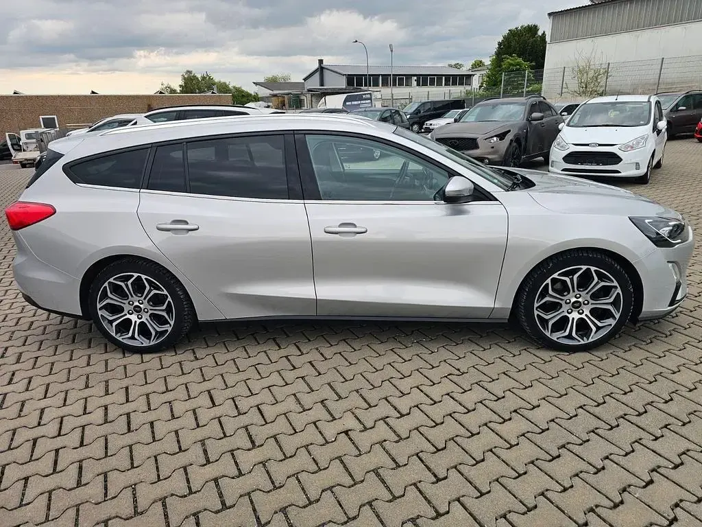 Gebraucht Ford Focus Titanium 150 PS (110 kW) 2020 Silber Limousine