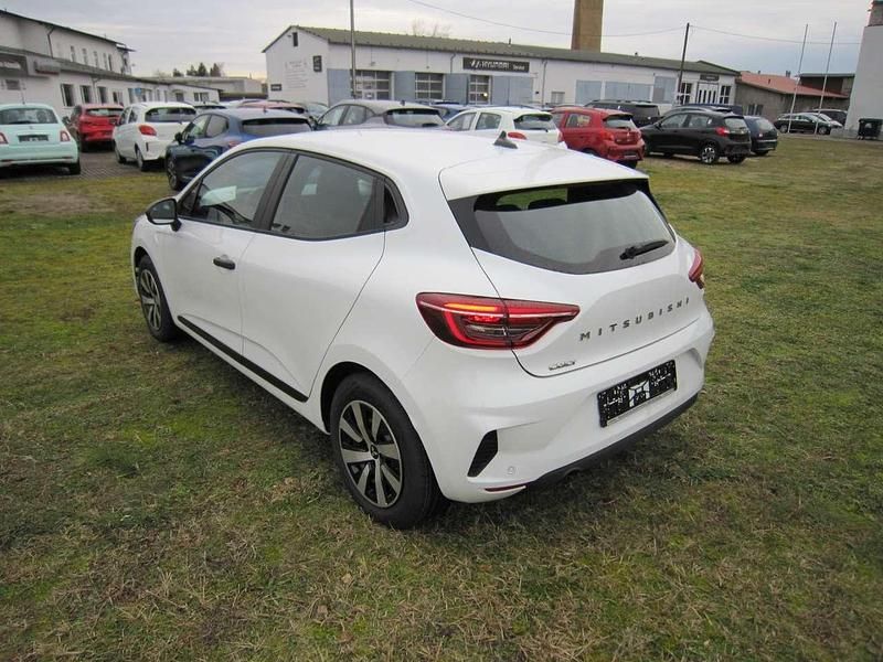 Neu Mitsubishi Colt Basis 67 PS (49 kW) 2025 Antarktisweiß Kleinwagen