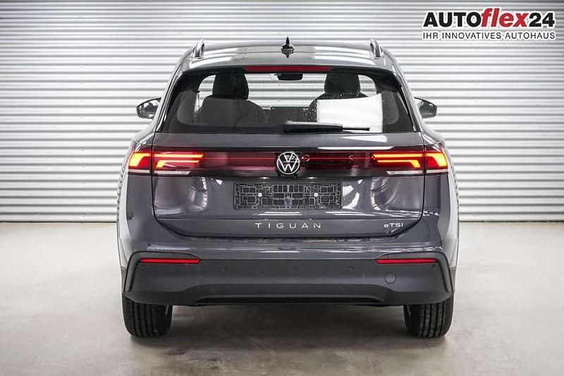 Neu VW Tiguan Basis 131 PS (96 kW) 2026 Delfingrau metallic (b0) SUV