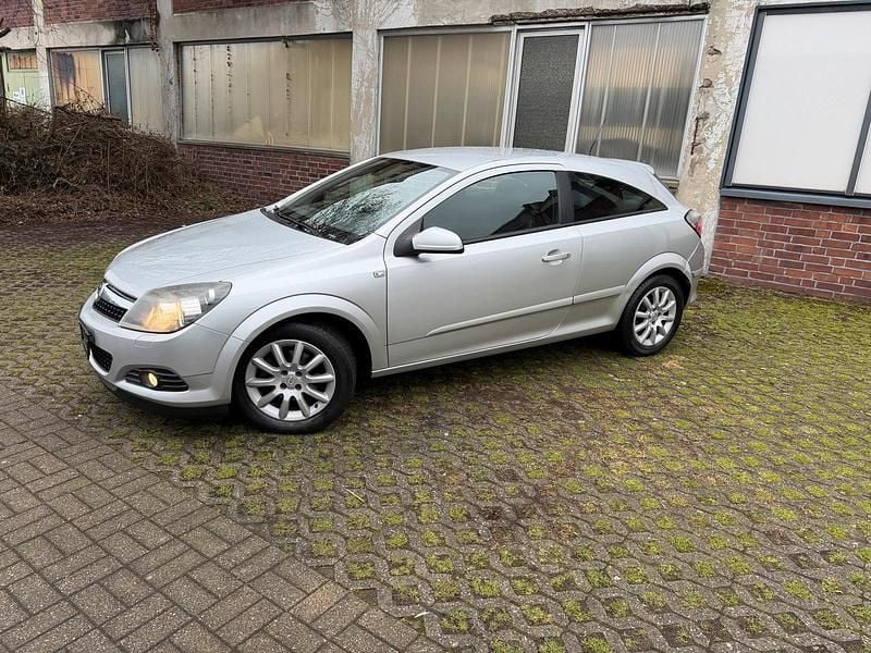Gebraucht Opel Astra GTC 105 PS (77 kW) 2007 Silber Coupé