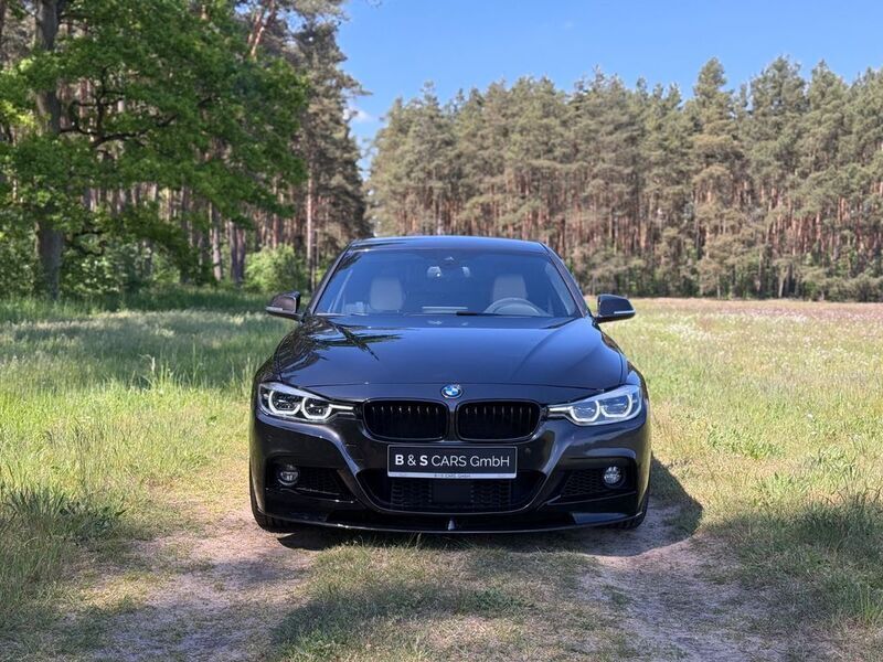 Braun Gebraucht 2016 BMW 330 M Performance Limousine | 21.999 € (Guter Preis) - Bild 1/4