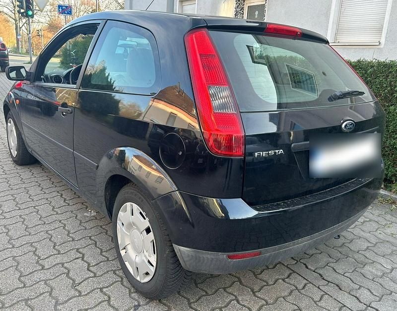 Gebraucht Ford Fiesta 60 PS (44 kW) 2003 Schwarz Kleinwagen