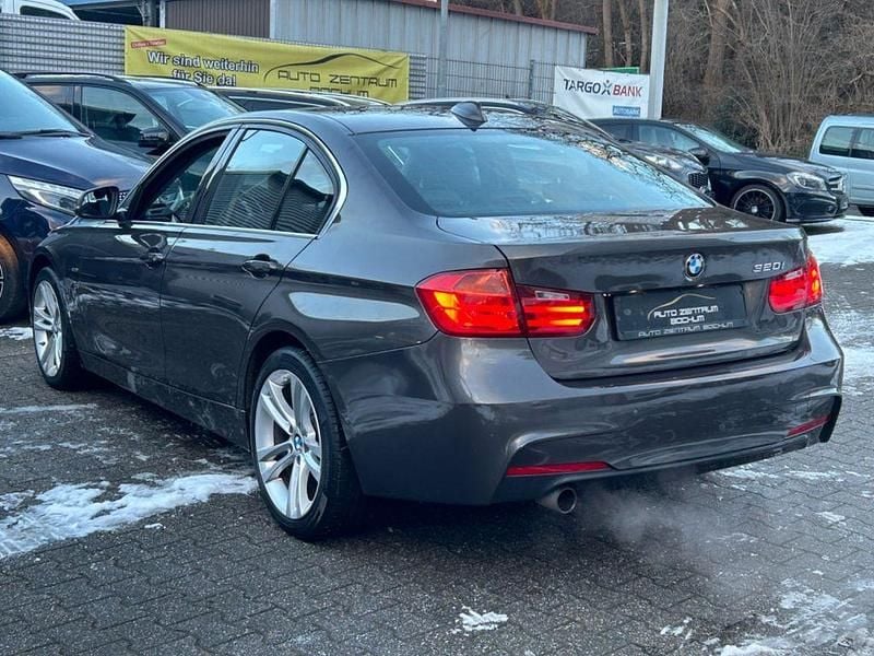 Gebraucht BMW 320 Luxury Line 184 PS (135 kW) 2014 Braun Limousine