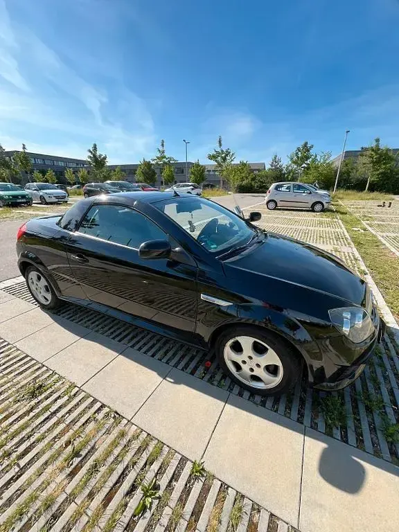 Gebraucht Opel Tigra Cosmo 90 PS (66 kW) 2004 Schwarz Cabrio