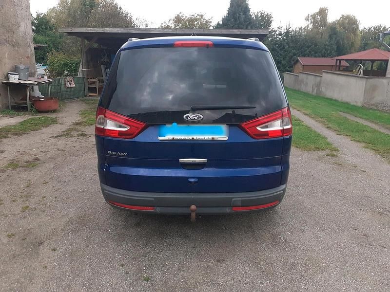 Blau Gebraucht 2014 Ford Galaxy Van / Kleinbus | 6.000 € (Guter Preis) - Bild 1/4