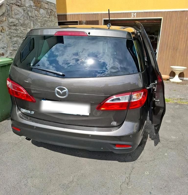 Braun Gebraucht 2015 Mazda 5 Van / Kleinbus | 12.500 € (Etwas zu teuer) - Bild 1/4