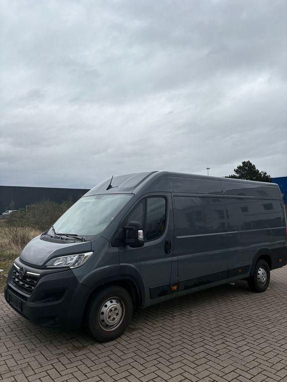 Gebraucht Opel Movano 140 PS (102 kW) 2024 Grau Van