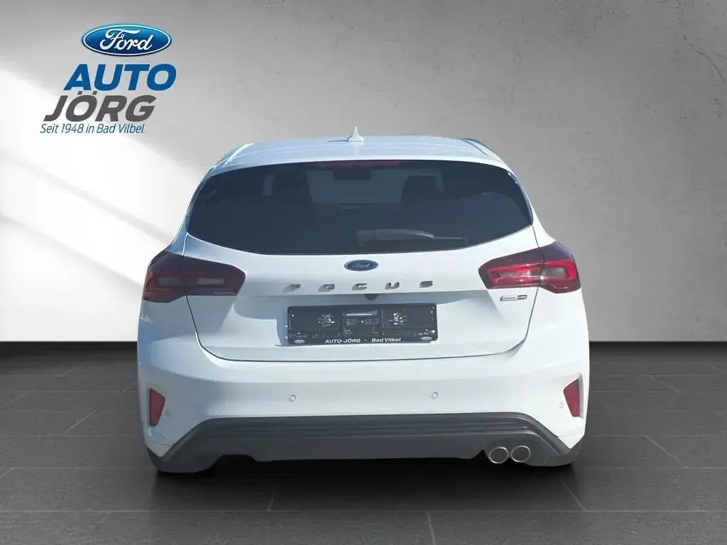 Brugt Ford Focus ST-Line 125 HK (91 kW) 2023 Hvid Sedan