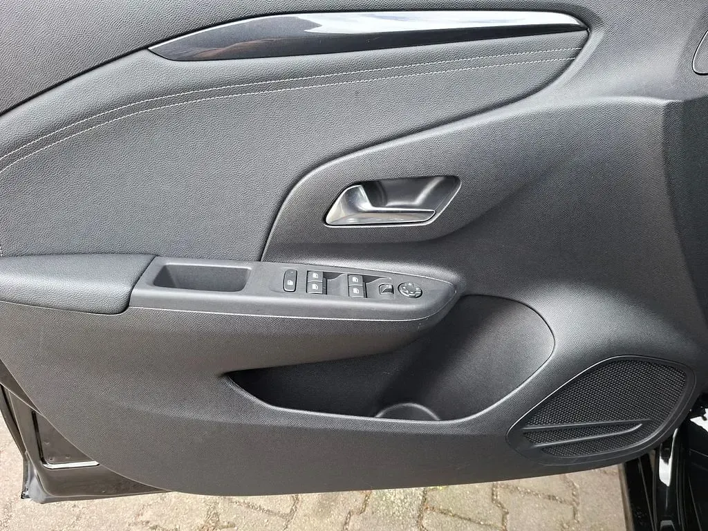 Gebraucht Opel Corsa 101 PS (74 kW) 2025 Schwarz Kleinwagen