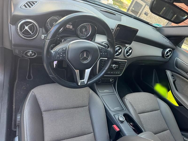 Gebraucht Mercedes GLA200 156 PS (114 kW) 2014 Grau SUV