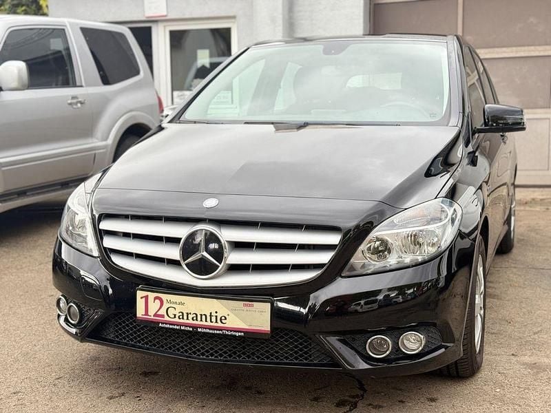 Schwarz Gebraucht 2012 Mercedes B180 Van / Kleinbus | 6.499 € (Guter Preis) - Bild 1/4