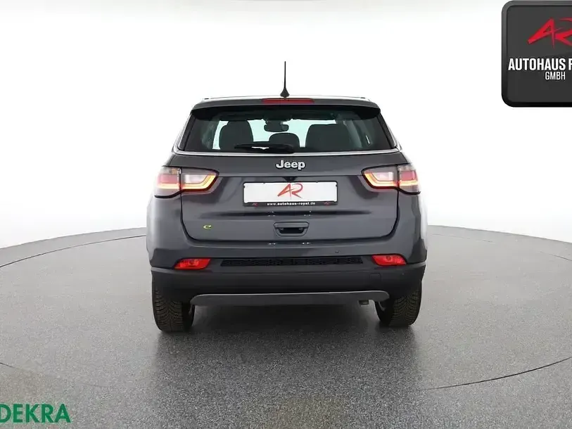 Occasion Jeep Compass Altitude 131 ch (96 kW) 2025 Gris SUV