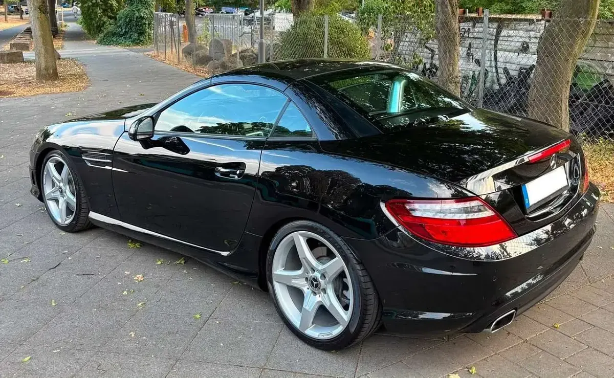 Gebraucht Mercedes SLK200 AMG 184 PS (135 kW) 2013 Schwarz Cabrio