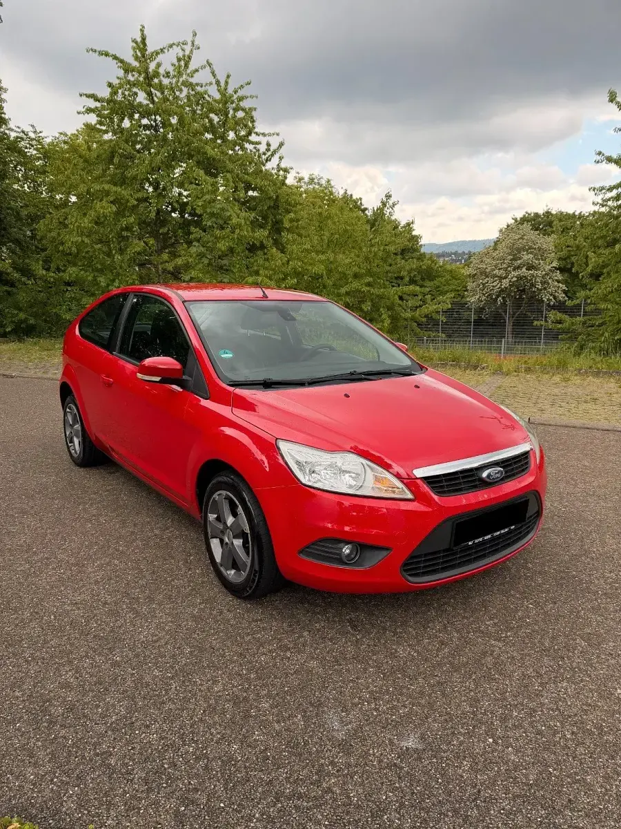 Gebraucht Ford Focus 125 PS (91 kW) 2008 Rot Kleinwagen