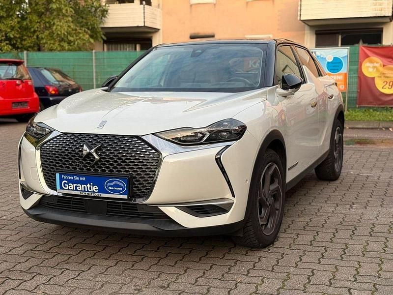 Weiß Gebraucht 2019 DS Automobiles DS3 Crossback So Chic SUV | 14.900 € (Fairer Preis) - Bild 1/4
