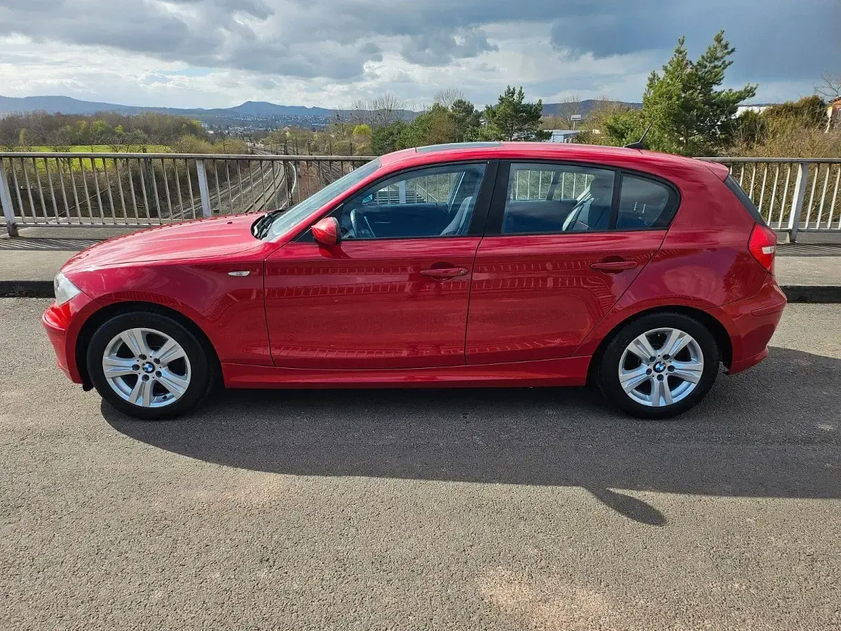 Gebraucht BMW 118 Advantage 143 PS (105 kW) 2008 Rot Kleinwagen