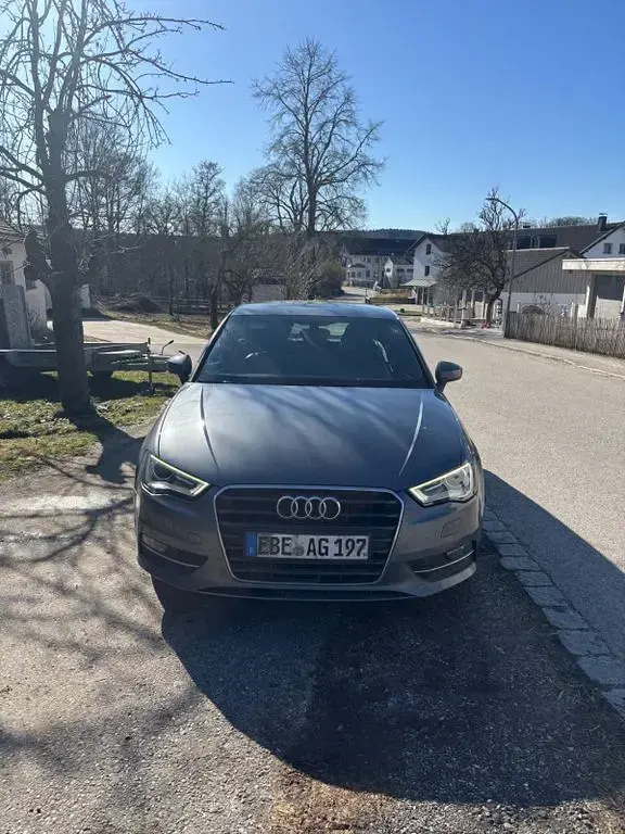 Gebraucht Audi A3 Ambiente 150 PS (110 kW) 2013 Grau Limousine