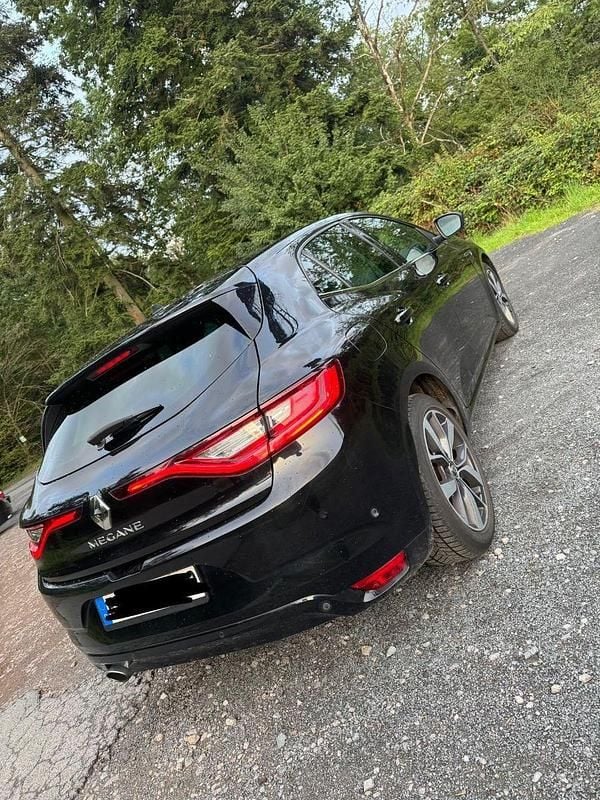 Gebraucht Renault Mégane IV Bose Edition 132 PS (97 kW) 2016 Schwarz Limousine