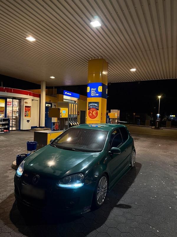 Grün Gebraucht 2008 VW Golf V GTI Kleinwagen | 7.000 € (Fairer Preis) - Bild 1/4