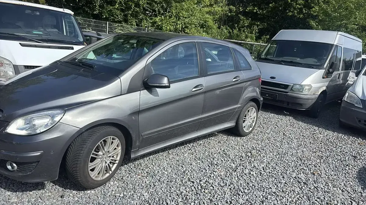 Gebraucht Mercedes B180 109 PS (80 kW) 2009 Mountaingrau  met. Van / Kleinbus