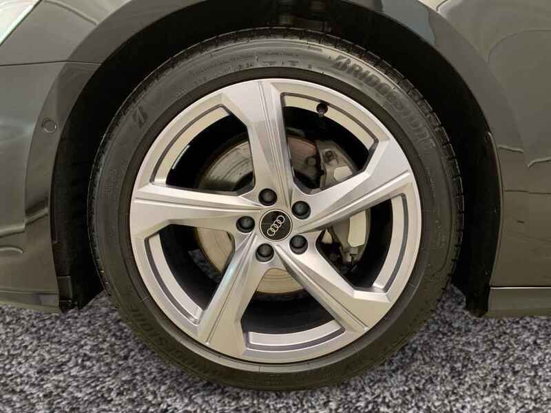 Gebraucht Audi A6 S-Line 245 PS (180 kW) 2024 Mythosschwarz metallic Kombi