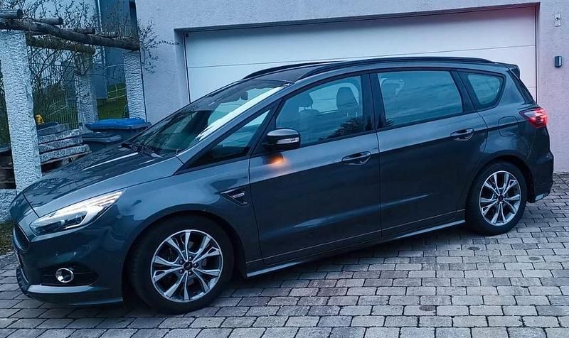 Gebraucht Ford S-MAX ST-Line 190 PS (139 kW) 2018 Grau Van / Kleinbus