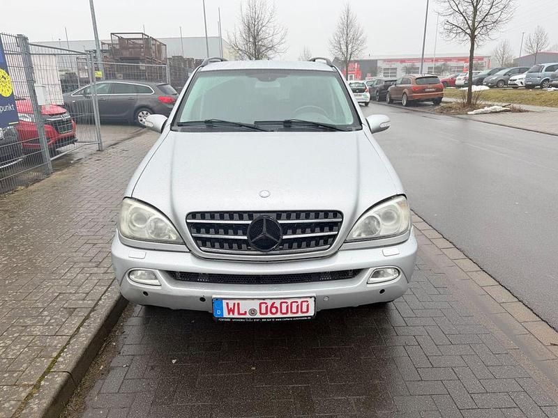 Gebraucht Mercedes ML320 218 PS (160 kW) 2001 Silber SUV