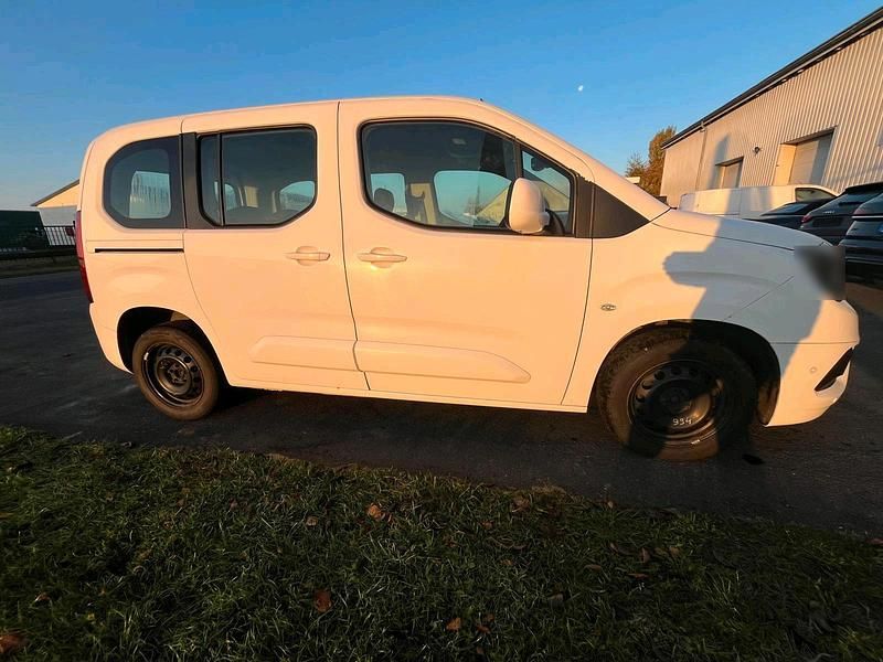 Gebraucht Opel Combo Life 102 PS (75 kW) 2019 Weiß Van / Kleinbus