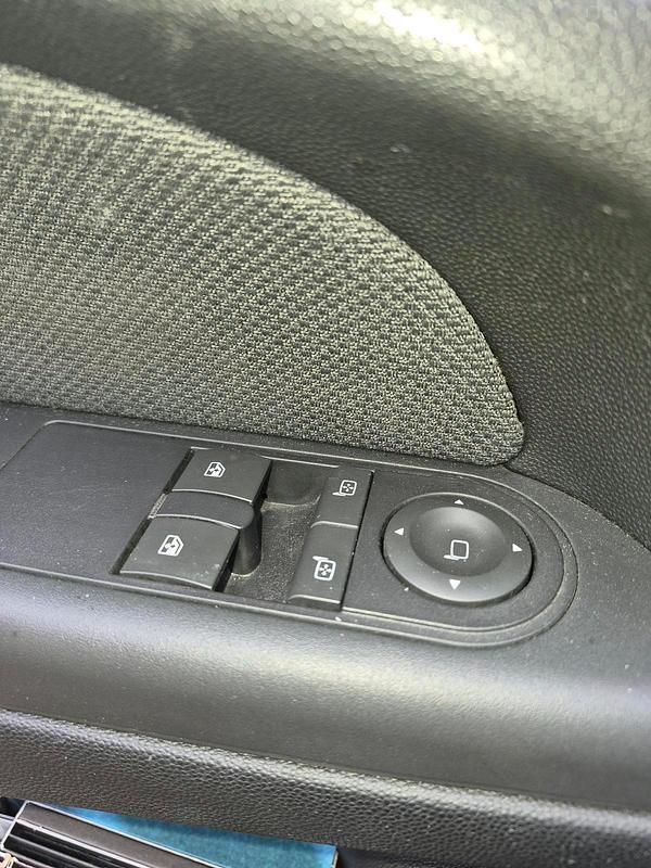 Gebraucht Opel Astra GTC 115 PS (84 kW) 2007 Schwarz Kleinwagen