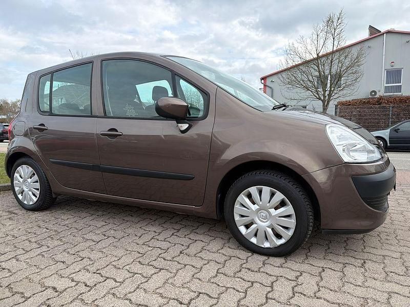 Gebraucht Renault Modus 75 PS (55 kW) 2013 Braun Van / Kleinbus