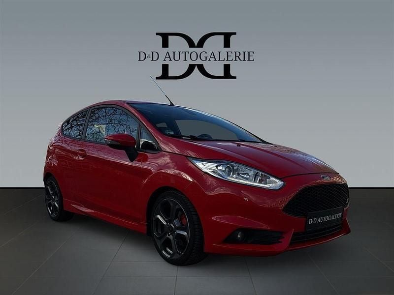 Gebraucht Ford Fiesta ST 182 PS (133 kW) 2017 Rot Limousine