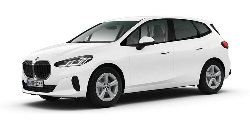 Weiß Gebraucht 2025 BMW 220 Active Tourer Luxury Line Van / Kleinbus | 33.018 € (Superpreis) - Bild 1/4