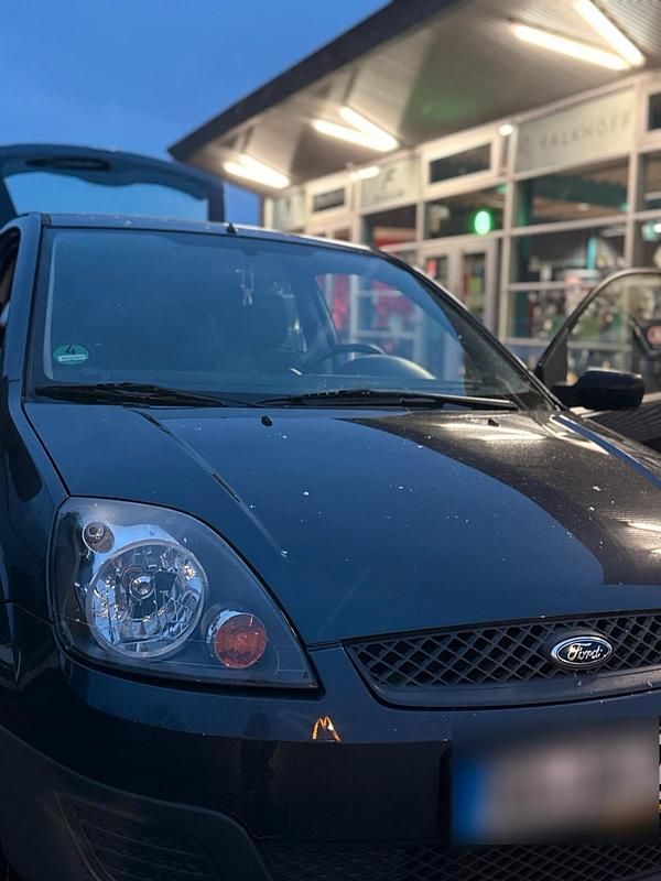 Gebraucht Ford Fiesta 63 PS (46 kW) 2006 Grau Kleinwagen