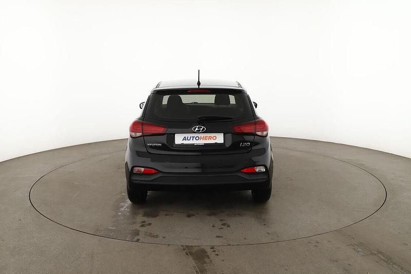 Gebraucht Hyundai i20 Trend 84 PS (61 kW) 2018 Schwarz Kleinwagen