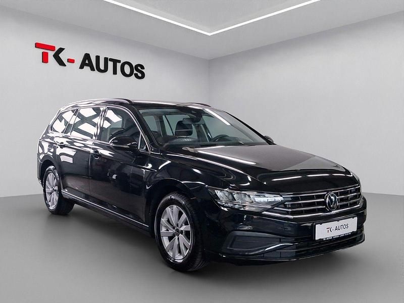 Gebraucht VW Passat 150 PS (110 kW) 2021 Deep black Kombi