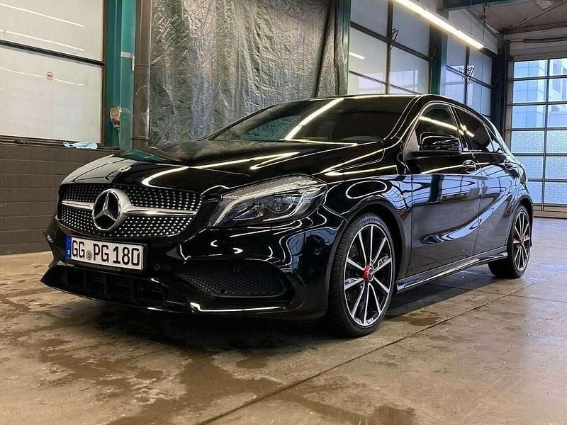 Schwarz Gebraucht 2017 Mercedes A180 Edition Limousine | 18.499 € (Teuer) - Bild 1/4